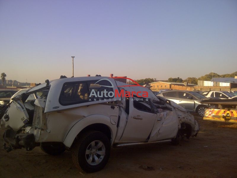 Cumpar Mazda BT-50  avariat, accidentat,...